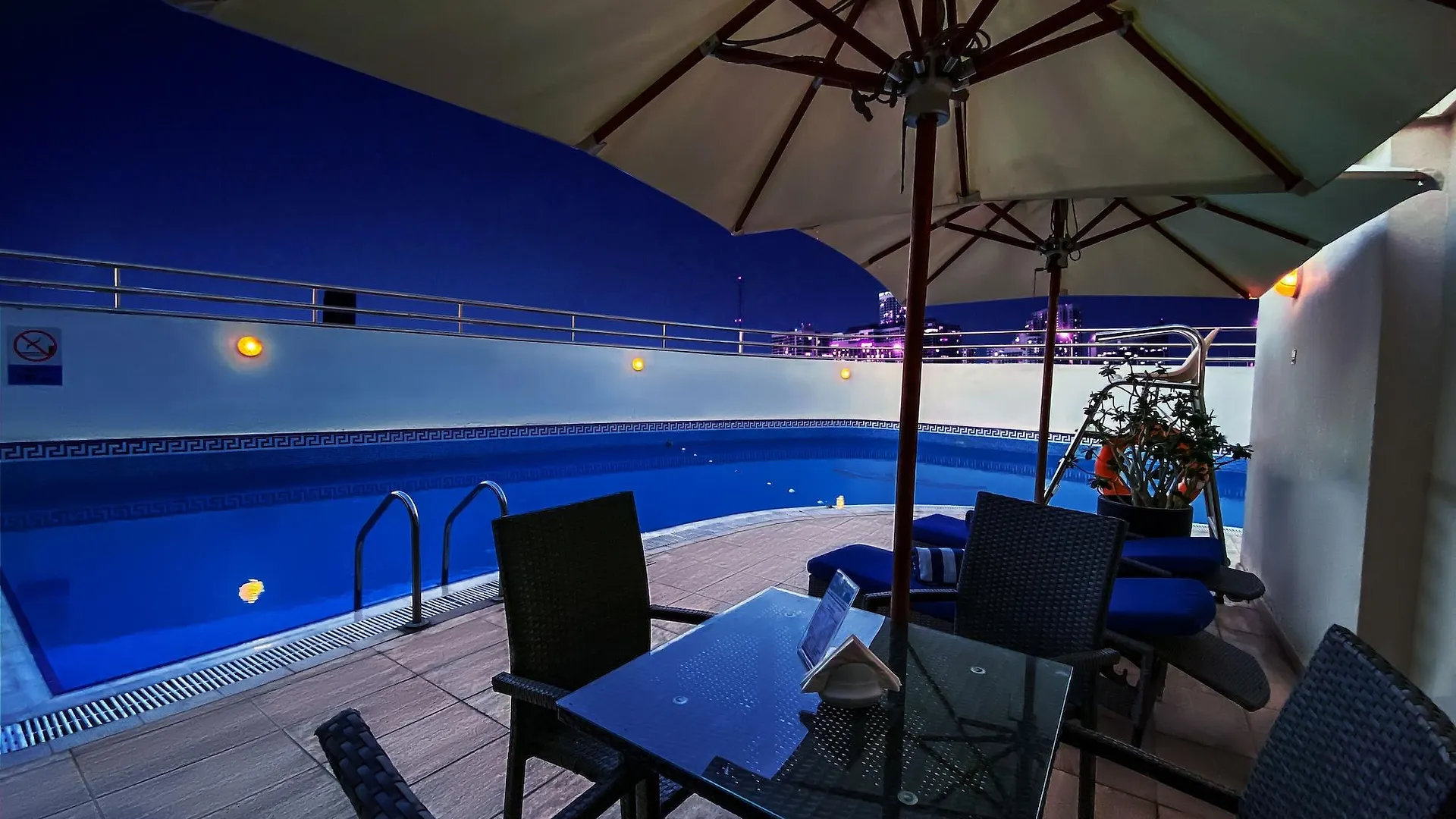 Grand Excelsior Hotel Al Barsha Dubái Emiratos Árabes Unidos